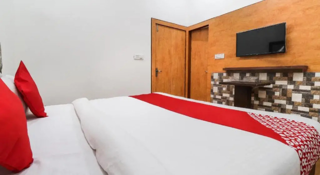 Taj Royal by OYO Rooms