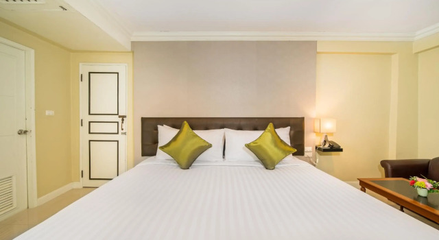 The Niran Grand Hotel, Varaa Hotelli SPA-hotellit kohteessa Central Thailand, SPA
