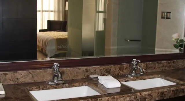 Двухместный номер Executive Ramada Plaza Weifang