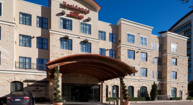 Residence Inn Fort Worth Cultural District, Забронировать Отель Fort Worth Cultural District Форт-Уэрт, рядом с Texas Health Harris Methodist Hospital Fort Worth
