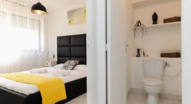 Mesdemoiselles 5 Stars Holiday House, Забронировать Отель Ницца Приморские Альпы, рядом с Набережная Соединенных Штатов