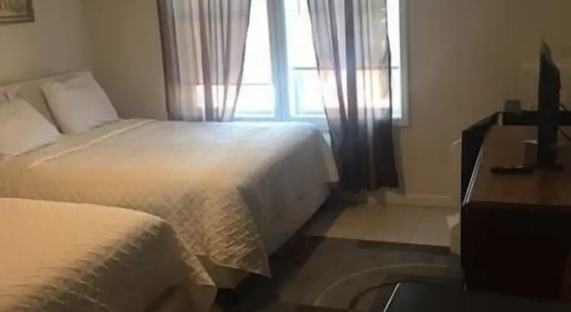 Четырёхместный номер Standard Misquamicut Beach Front Inn