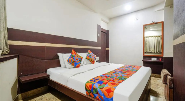 Номер Deluxe FabHotel Shravan - Nr Eternity Mall