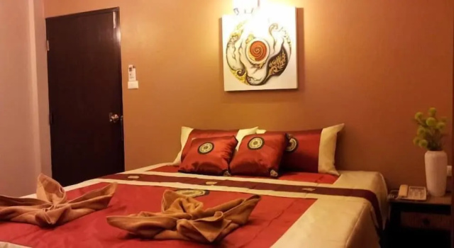 Двухместный номер Standard с балконом Teeraya Boutique Guesthouse - Hostel
