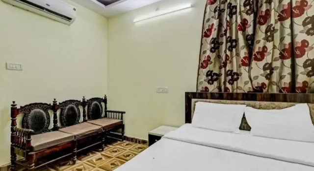 Hotel O Sna Grand Near Sudarshan Cinema