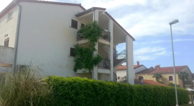 Mate & Mira, Забронировать Отель Ровинь Rovinj Riviera, рядом с Частный пляж «Villas Rubin Resort»