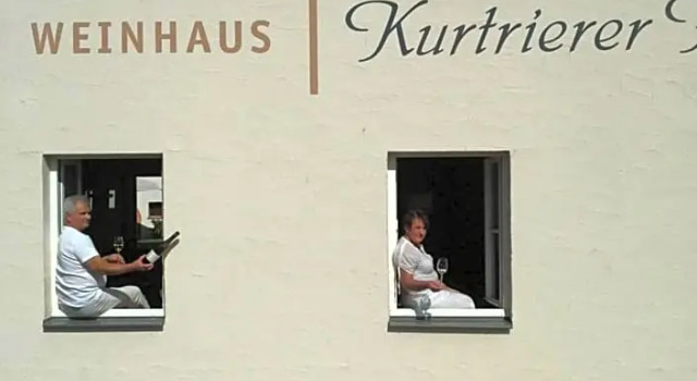 Weinhaus Kurtrierer Hof, Забронировать Отель Лайвен Trier-Saarburg