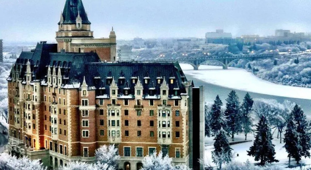 Standard Double room with view Delta Hotels by Marriott Bessborough