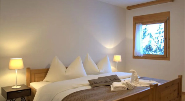 Chesa Ginellas Sils im Engadin, Book Hotel Hotels in Grisons with Parking, Parking