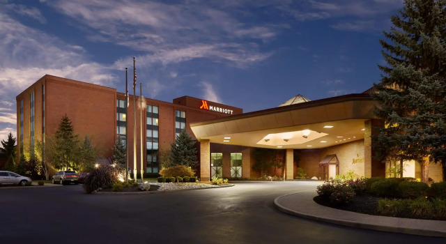 Номер Standard Marriott Cincinnati Northeast