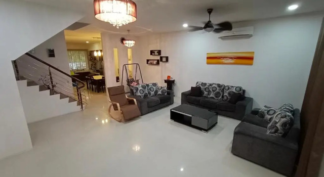 Коттедж Triple Z Homestay Kuching - LANDED 14 PAX