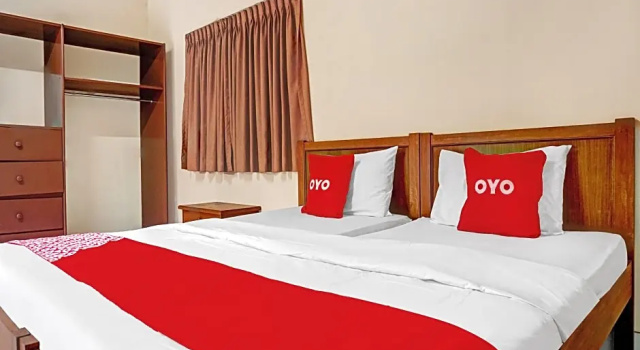 Suite RedDoorz Plus At Hotel Griya Astoeti