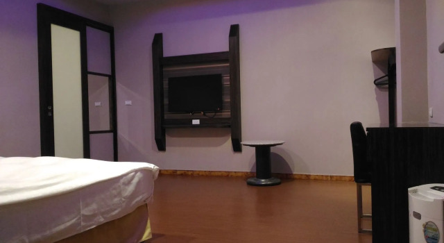 Wei Feng Hotel - Kaohsiung, Buchen Sie Hotel Nanzi Kaohsiung