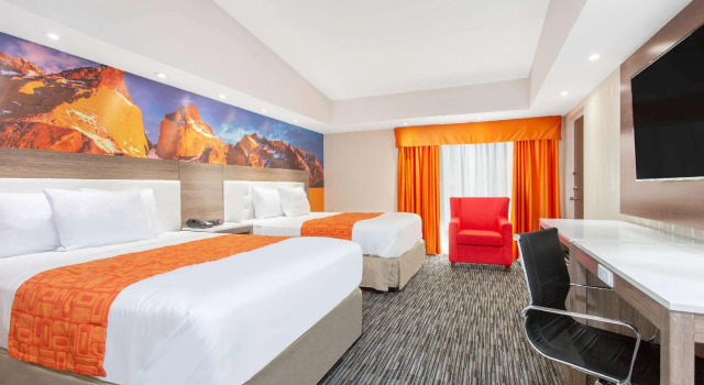 Четырёхместный номер Standard Howard Johnson by Wyndham Harrisburg