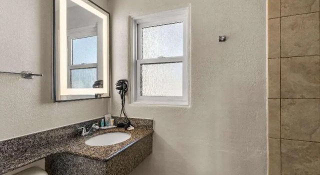 Семейный номер Standard Comfort Inn San Diego Airport At The Harbor