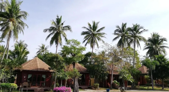 Вилла с балконом Keeree Waree Seaside Villa
