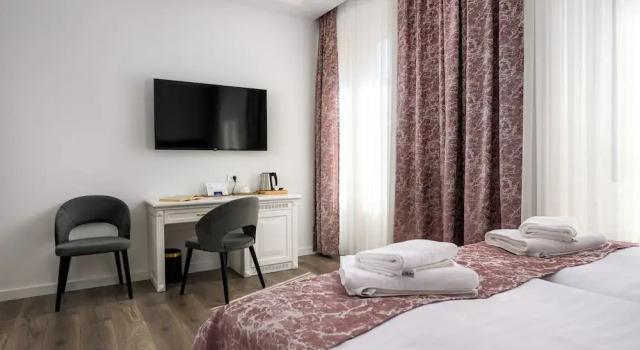 Двухместный номер Superior с видом на город Boutique Hotel Golden Key - Poreč - Bed & Breakfast
