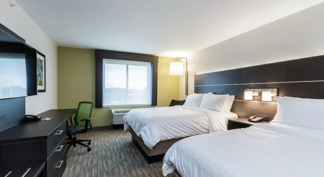 Holiday Inn Express & Suites- South Bend Casino by IHG, Забронировать Отель Саут-Бенд Индиана