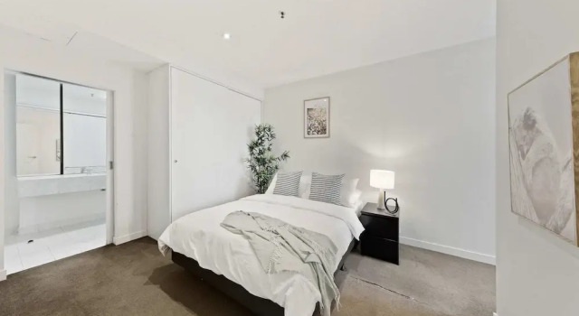 Stylish QV 2BR City Stay & Views, Забронировать Апартаменты/квартира Мельбурн Melbourne Region, рядом с Federal Court of Australia