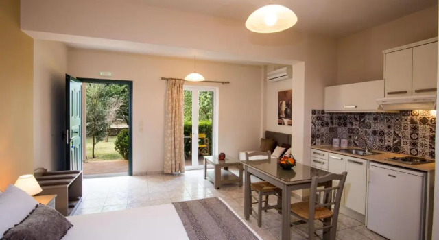 Студия Dina Apartments