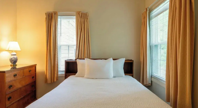 Коттедж с 2 комнатами The Harraseeket Inn & Event House Freeport Downtown