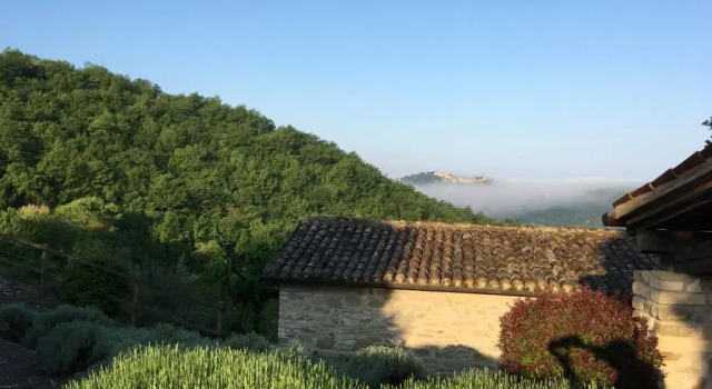 Campo della Fiora, Rezerwuj Hotel Hotele w Montone z parkingiem, Parking