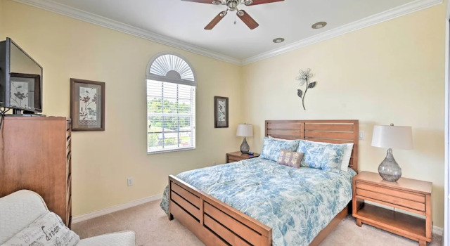 Pool & Boat Dock! Waterfront Cape Coral Townhome, Забронировать Апартаменты/квартира Кейп-Корал Southwest Florida, рядом с Dolphin Marina