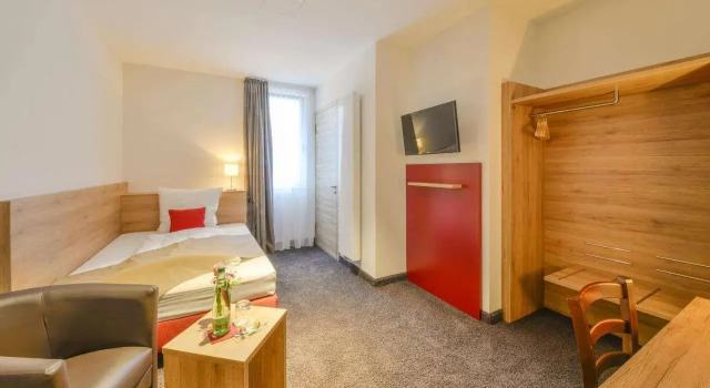 Hotel WITT am See, Varaa Hotelli Weiherhammer Upper Palatinate