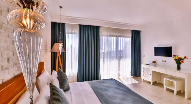 Двухместный номер Deluxe с балконом Arnna Hotel