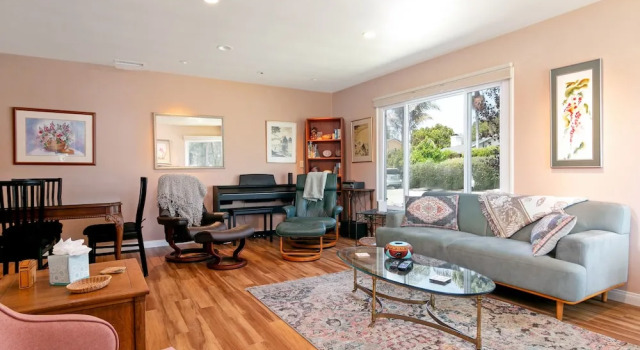 3772 Ventura - 1 Bedroom Duplex