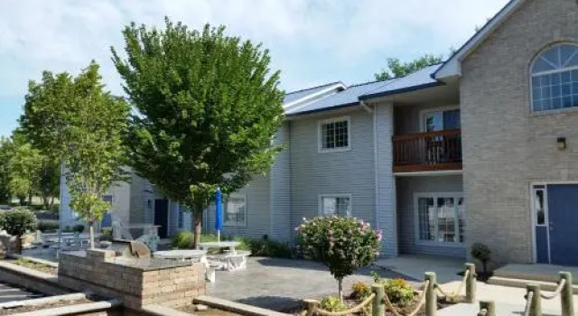 Put-in-Bay Poolview Condo #7