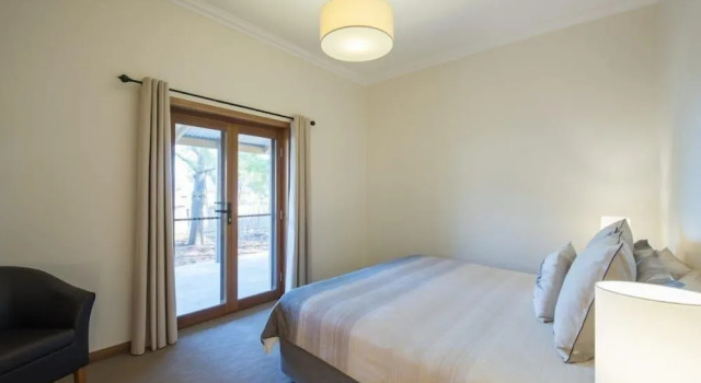 Flinders Bush Retreats, Book Hotel Hawker South Australia