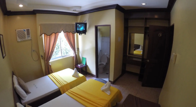 Mount Tapyas Hotel