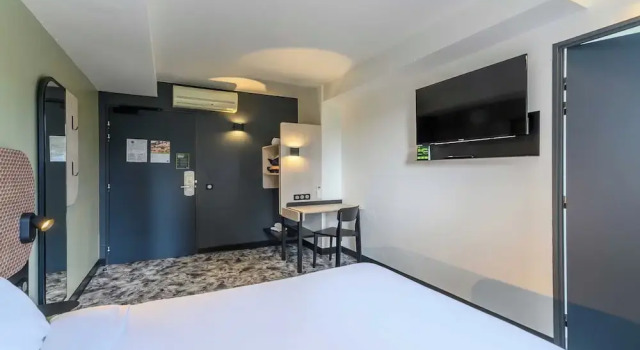 Двухместный номер Accessible B&B HOTEL Compiègne Thourotte