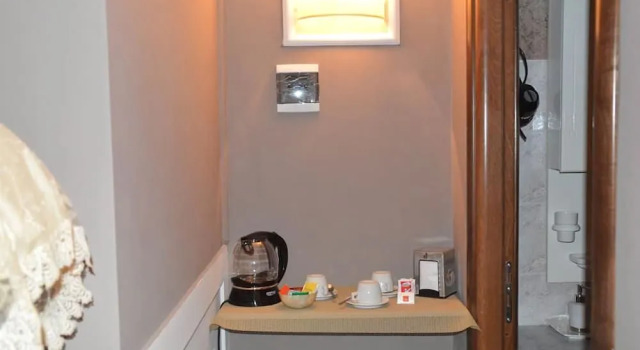 B&B A Casa di Ely, Book Bed and Breakfast Hoteller i Paola med parkering, Parkering