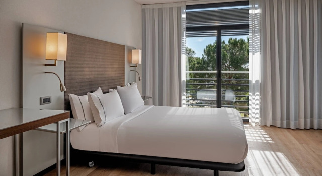 Двухместный номер Standard с видом на сад Отель AC Gavà Mar Airport by Marriott