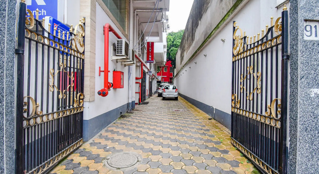 Fabhotel Stay Inn International