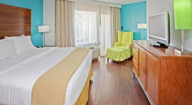Holiday Inn Express Fishers - Indy's Uptown, Book Hotel Fishers Indiana