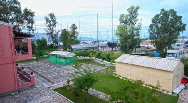 Zefiros Apartments