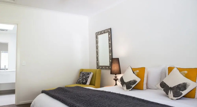Коттедж с 2 комнатами с балконом Furmston House & Studio