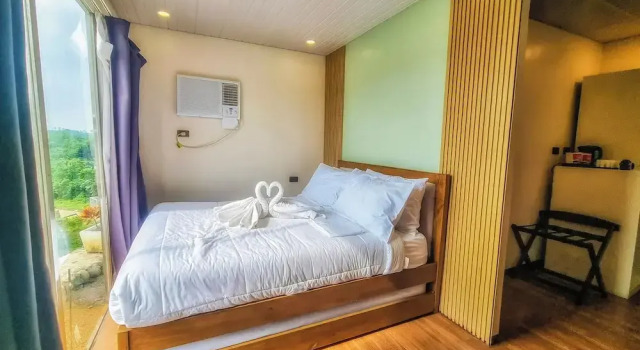 Четырёхместный номер Classic с видом на озеро FarmKO Glamping