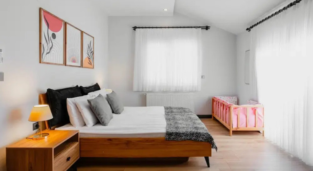 Duplex w Balcony Terrace 5 min to Beach
