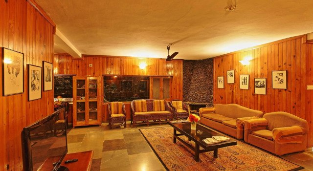 Cedar Lodge by Aahma