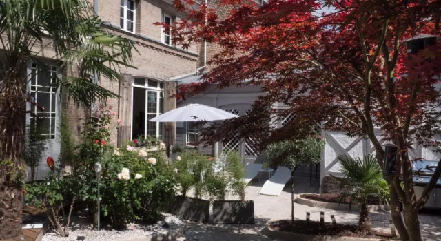Une Maison En Ville Chambre d'Hotes, Rezerwuj Hotel Amiens 
