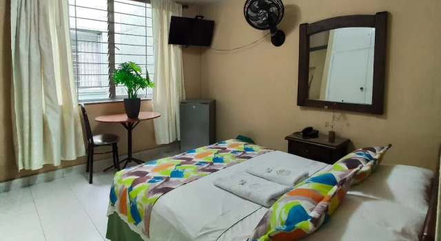 Hotel Cristal, Foglalás Szálloda Szállodák Guayaquil medencével, Uszoda