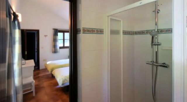Nice Holiday Home With Private Pool and Beautiful Views of the sea and Mountains, Забронировать Отель Отели Касарес Коста 3 звезды, 3*