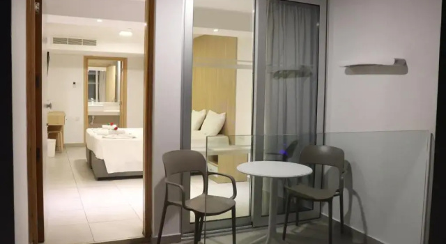 Двухместный номер Standard с балконом JOY Hotel Apts