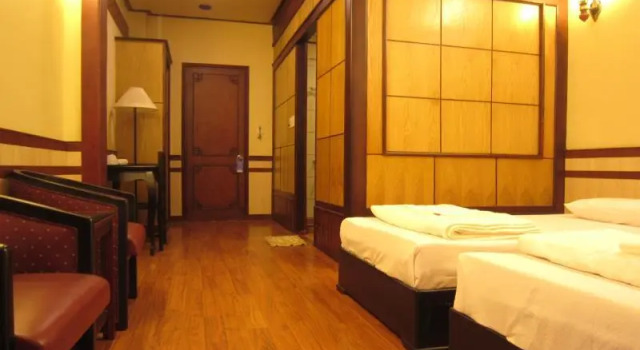 Полулюкс Bi Saigon Hotel