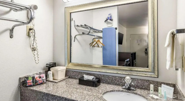 Номер Standard Quality Inn Simpsonville-Greenville