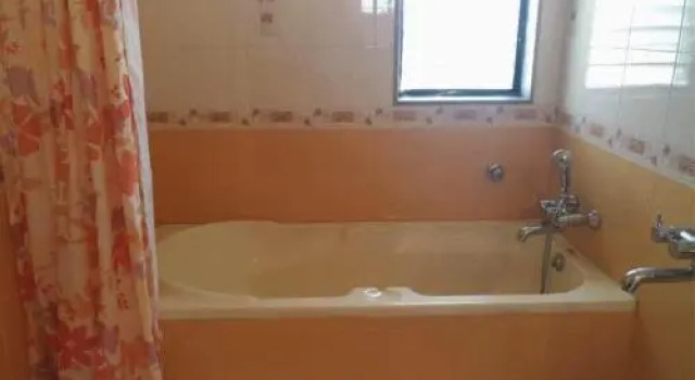 Plush 4BHK Holiday Home with Pool, Book Villa Calangute 